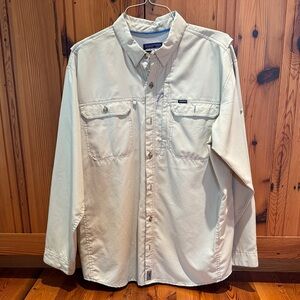Patagonia light green long sleeve sun shirt